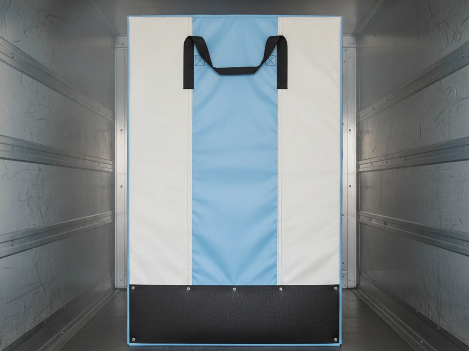 Bun partition fitted inside a refrigerated truck separating two temperature zones